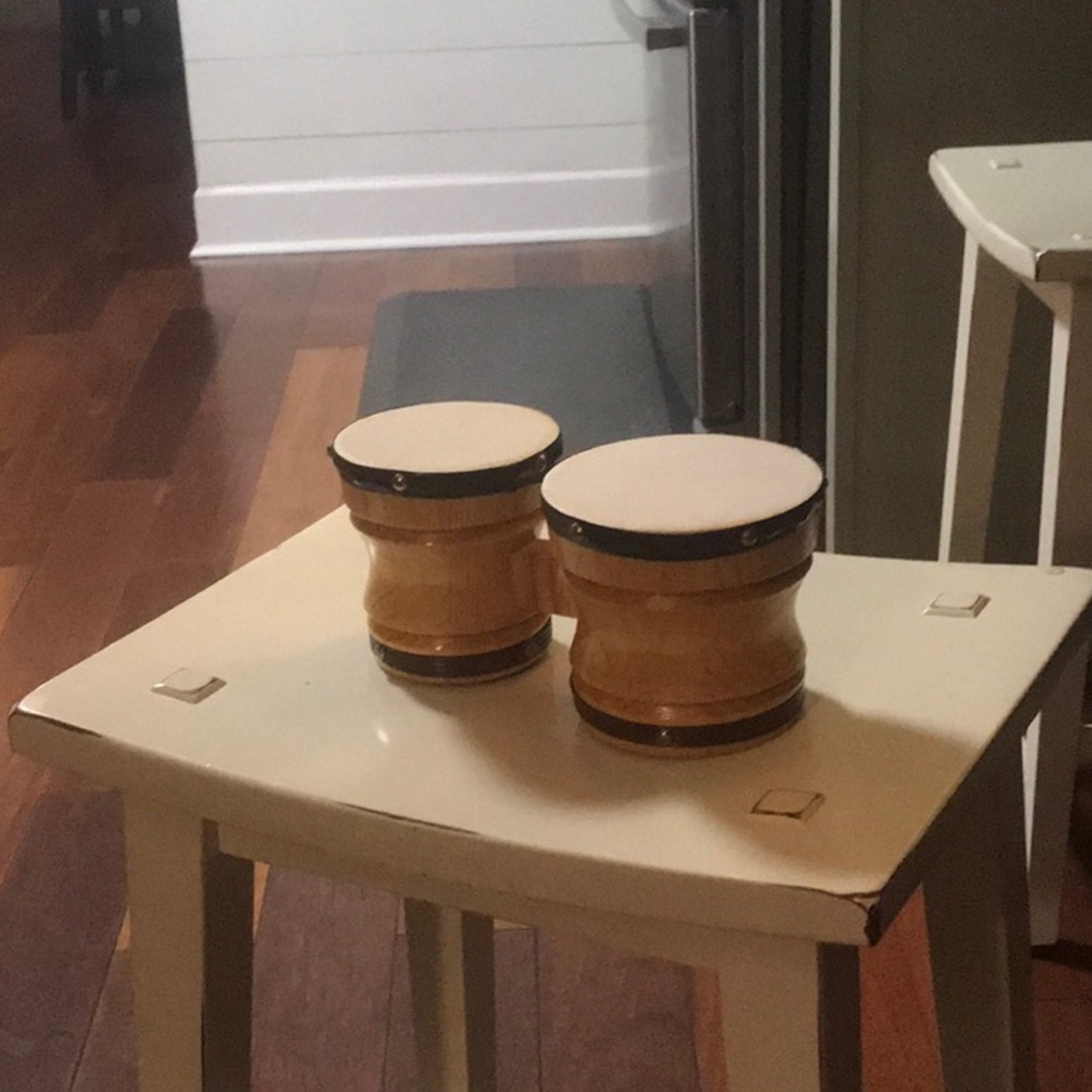 Bongos,Drums
